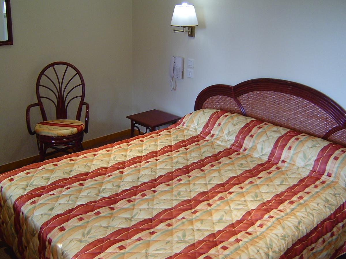 Conches-en-Ouche Hotel De Normandie מראה חיצוני תמונה