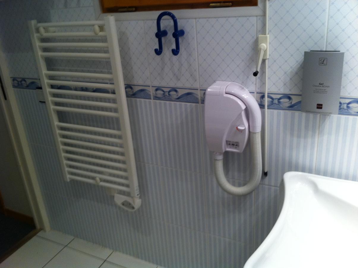 Conches-en-Ouche Hotel De Normandie מראה חיצוני תמונה