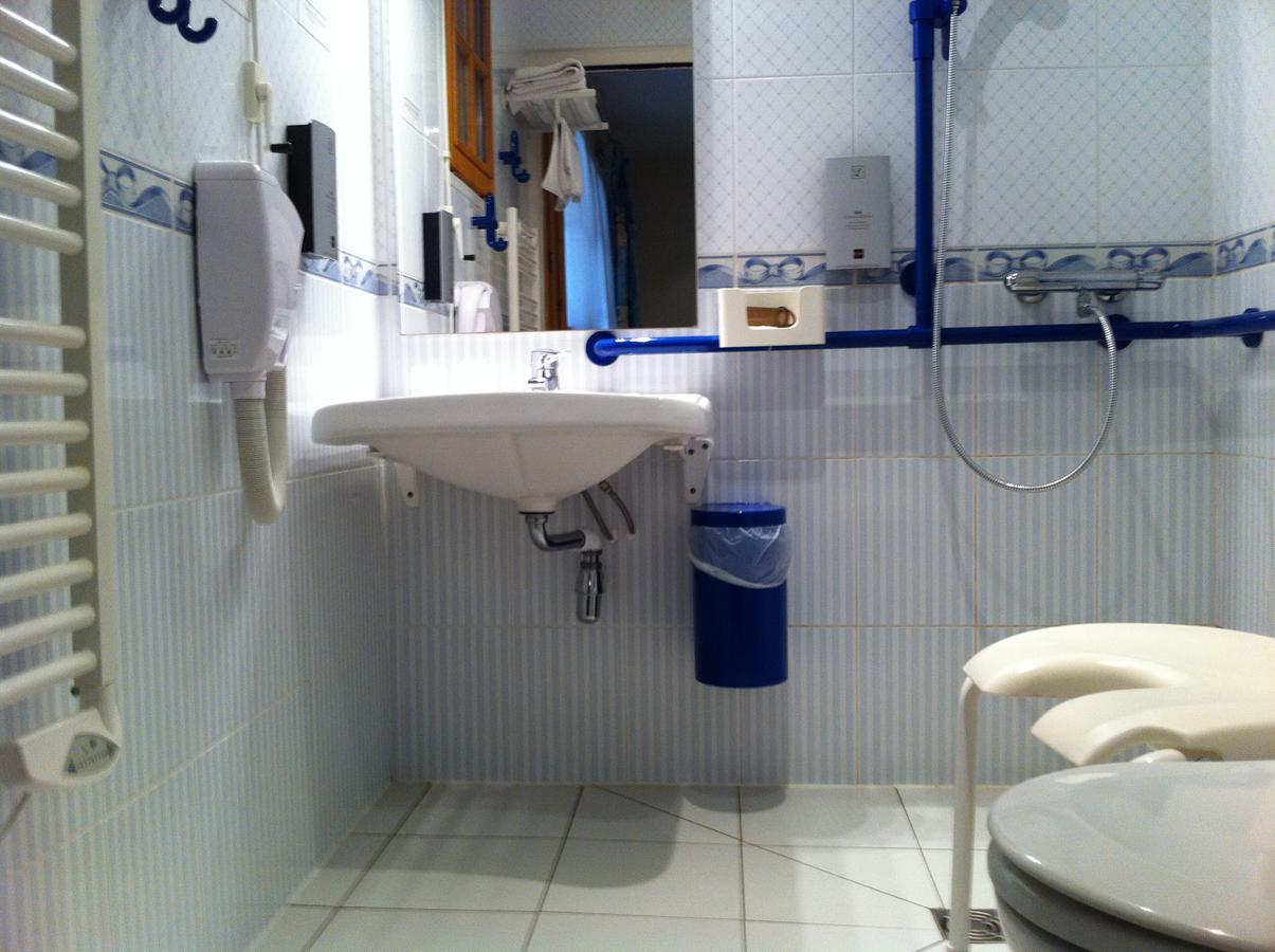 Conches-en-Ouche Hotel De Normandie מראה חיצוני תמונה