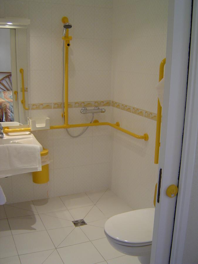 Conches-en-Ouche Hotel De Normandie מראה חיצוני תמונה